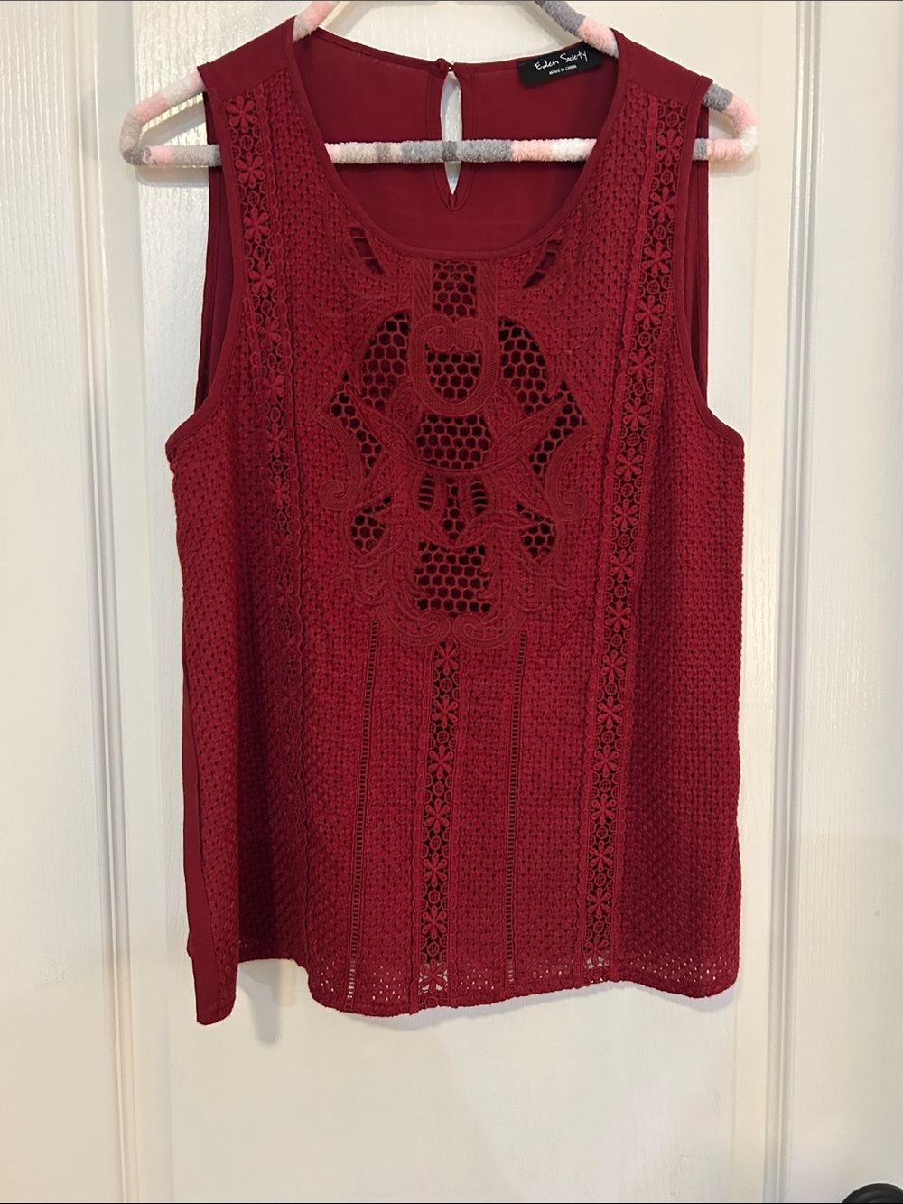 Crochet Front Sleeveless Tank - Burgundy
